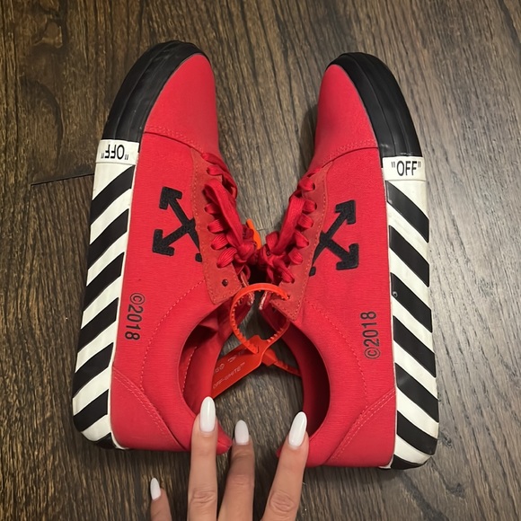 Off white sneakers - Picture 4 of 6